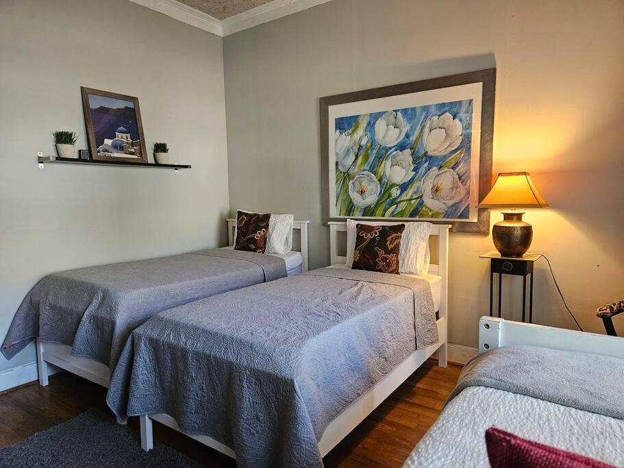 Sleeps16, Spacious Home, Close To Downtown, Beltline, And Walk To Restaurants, 75" Tv, 2 Person Jacuzzi, Ping Pong Атланта Экстерьер фото